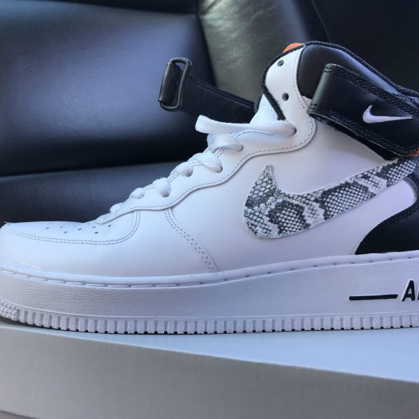 custom snake af1